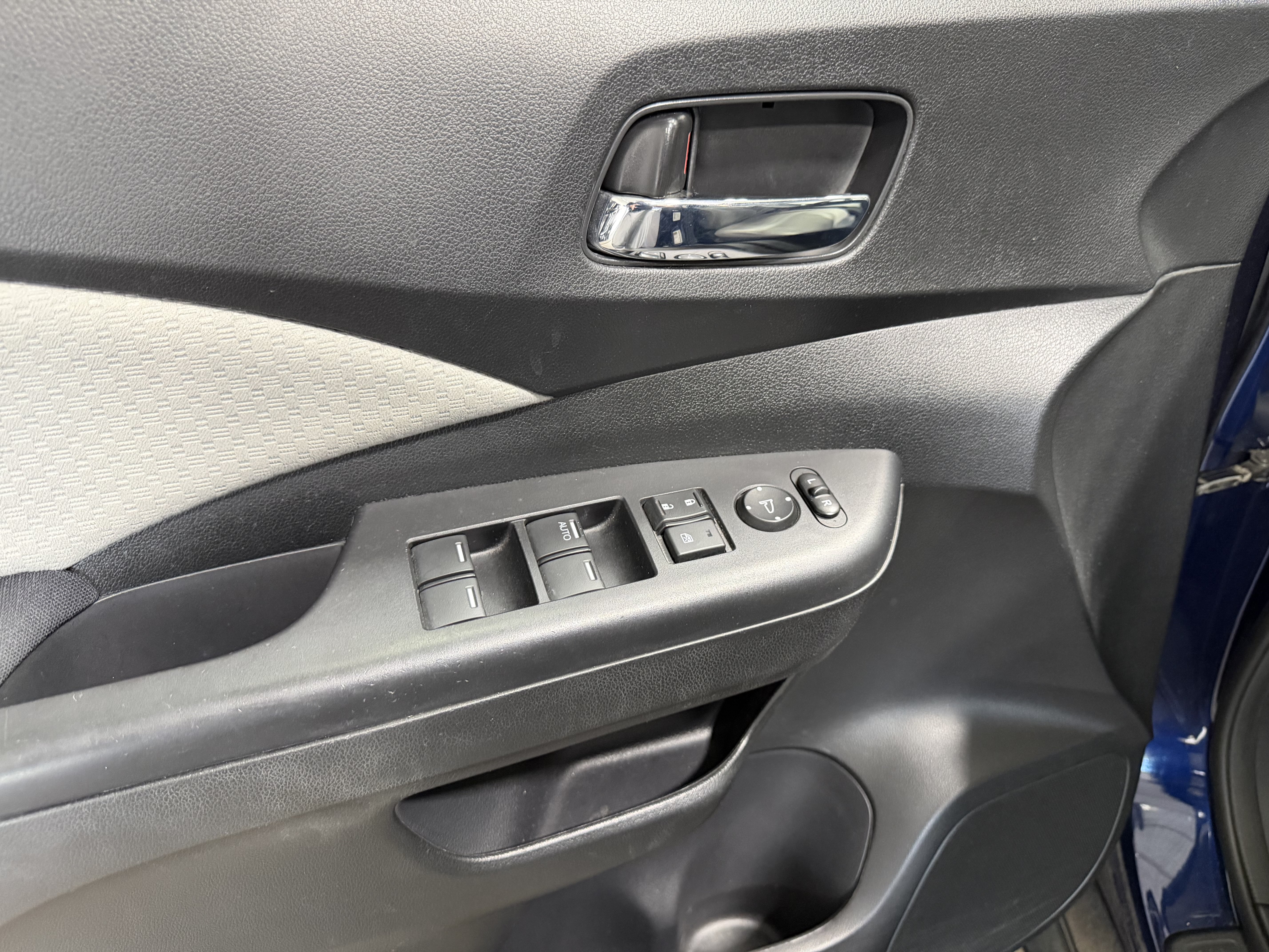 Used 2016 Honda CR-V EX image 12
