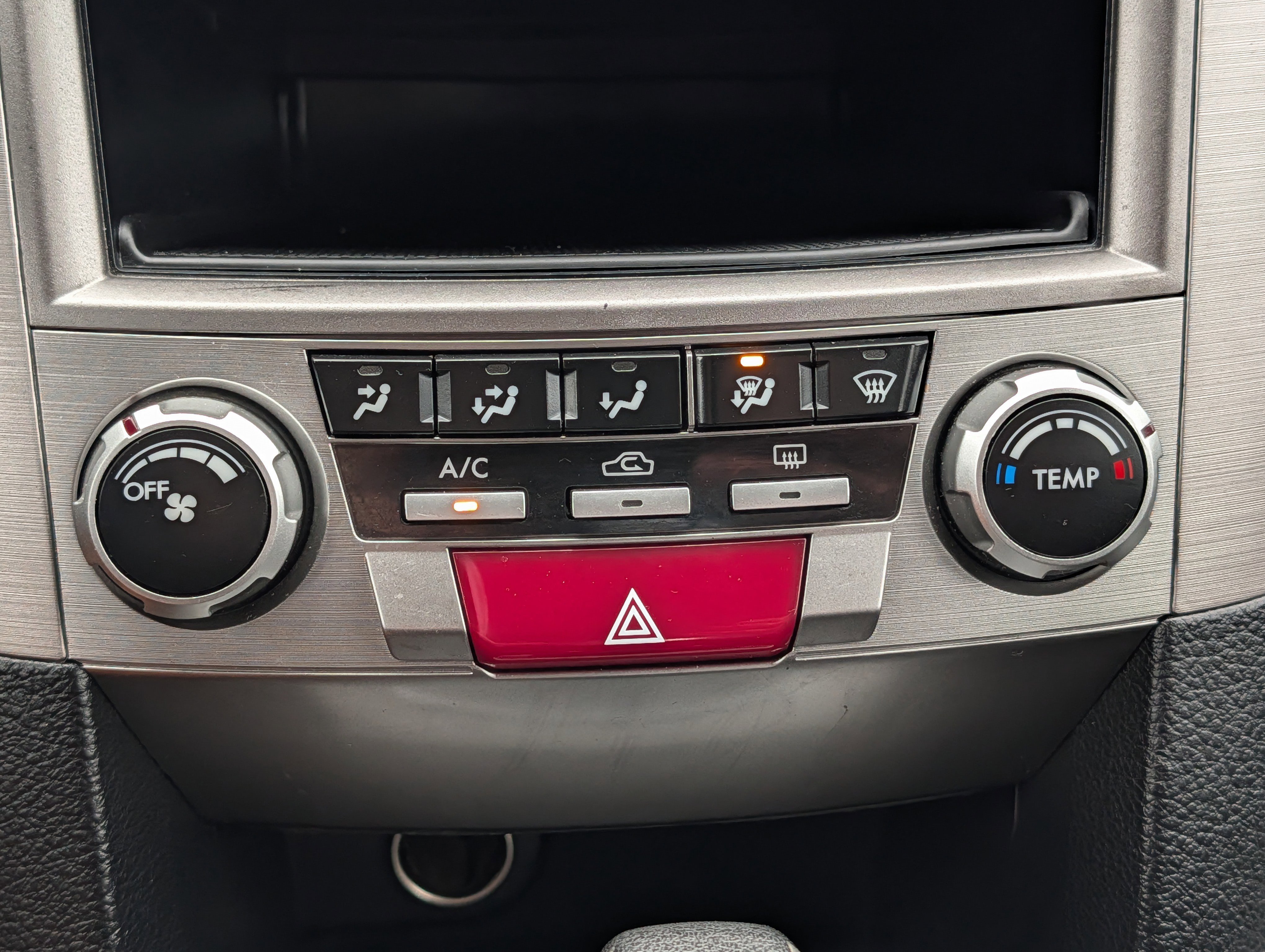 Used 2014 Subaru Outback 2.5i w/ Alloy Wheel Package image 22