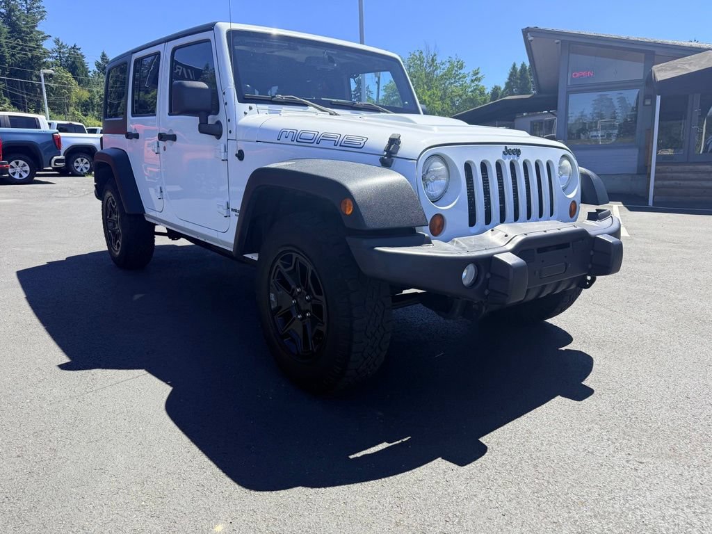 Used 2013 Jeep Wrangler Unlimited Sahara w/ Dual Top Group AWD/4WD image 7
