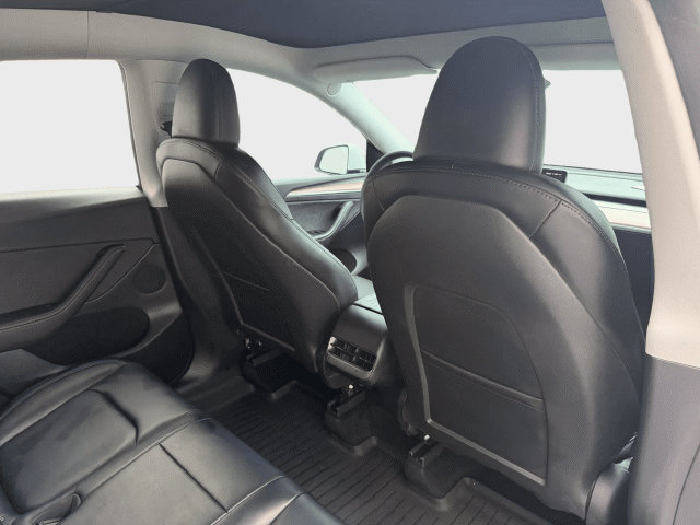 Used 2024 Tesla Model Y Long Range AWD/4WD image 27