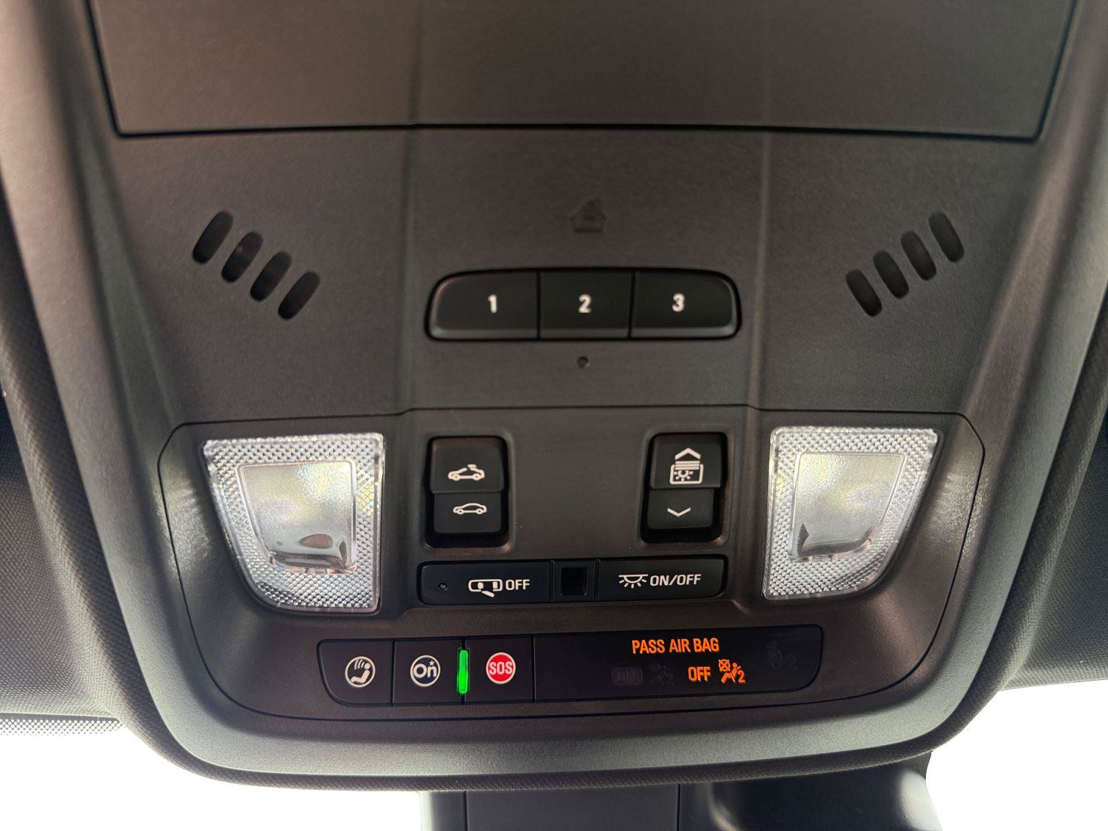 Used 2022 Cadillac XT4 Premium Luxury w/ Enhanced Visibility Package AWD/4WD image 17