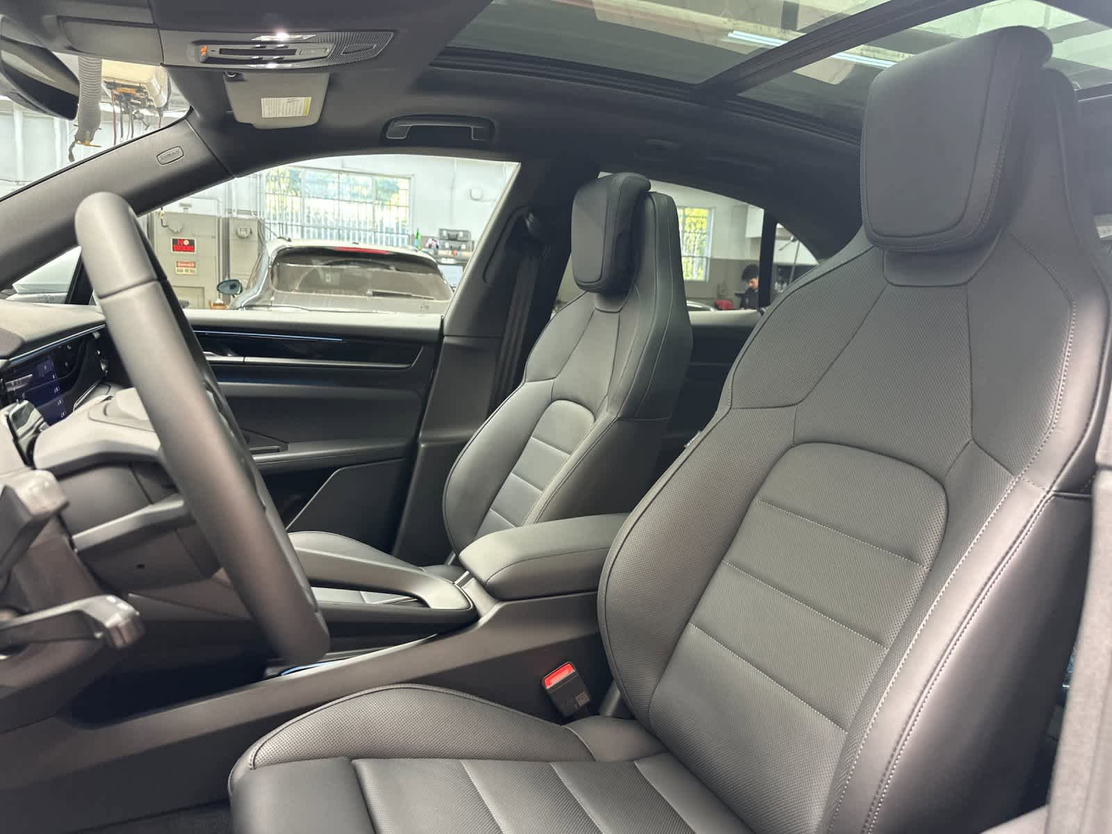 New 2026 Porsche Macan Electric RWD image 5