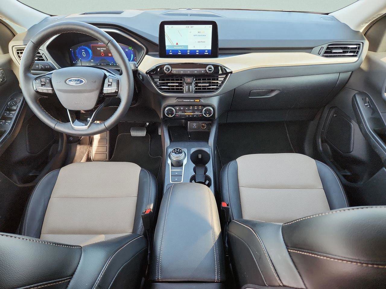 Used 2022 Ford Escape Titanium w/ Titanium Premium Package image 8