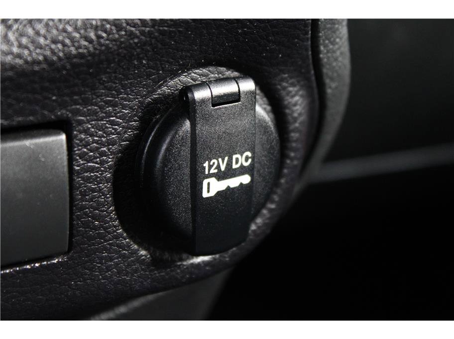 Used 2015 Jeep Wrangler Unlimited Sahara w/ Connectivity Group image 27