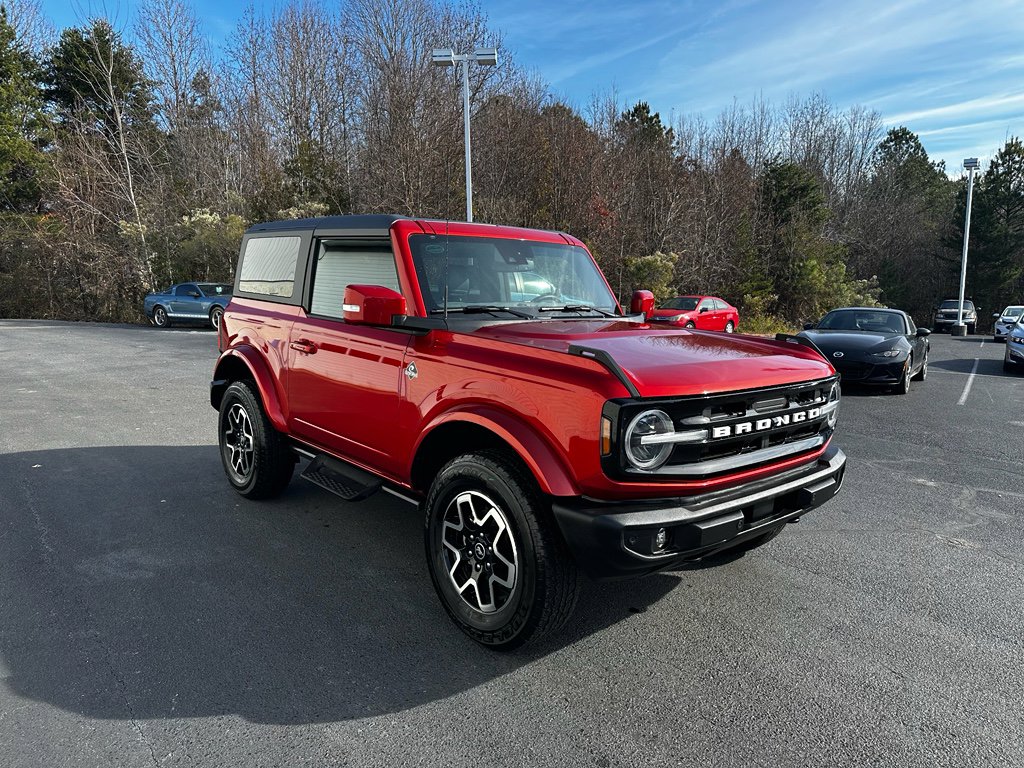 Used 2023 Ford Bronco Outer Banks image 3