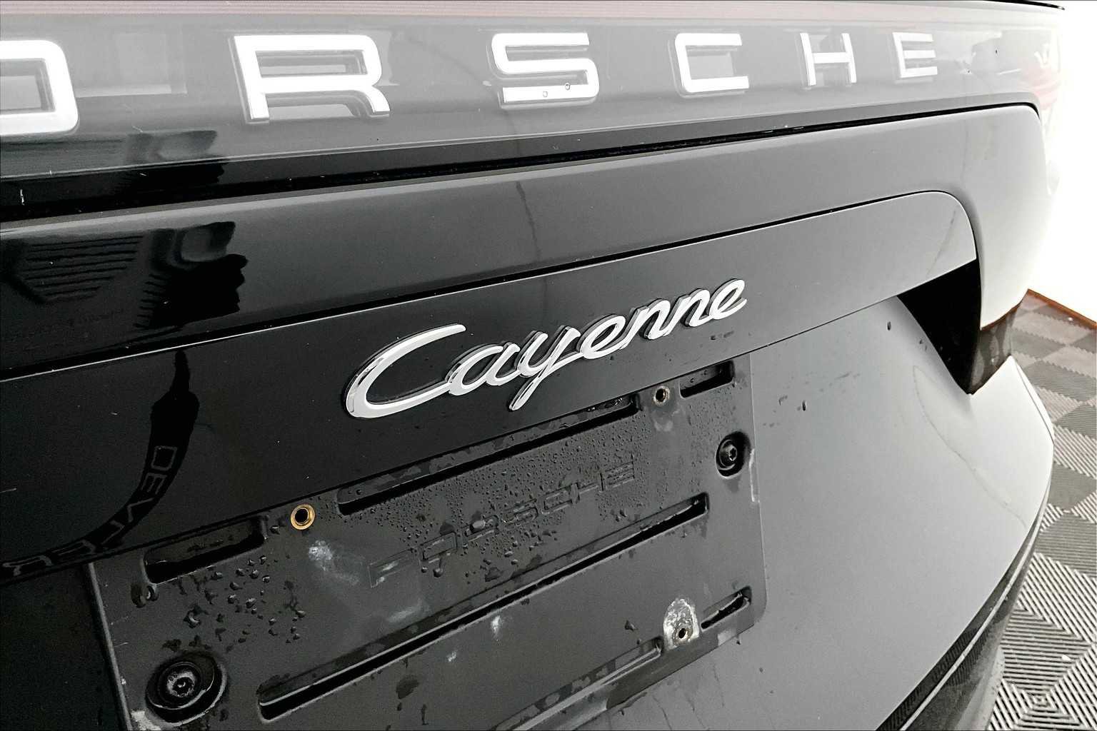 Used 2022 Porsche Cayenne image 17