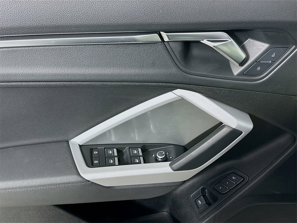 Used 2024 Audi Q3 2.0T Premium image 21