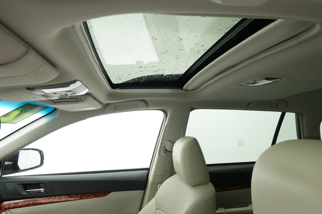 Used 2012 Subaru Outback 2.5i Limited w/ Moonroof Pkg AWD/4WD image 17