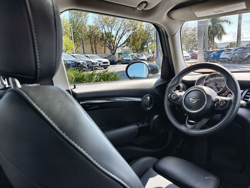 Used 2021 MINI Cooper S image 17