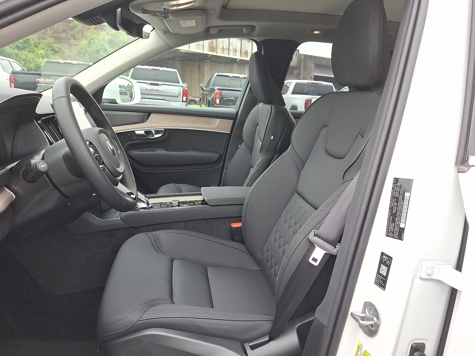 New 2026 Volvo XC90 B6 Plus image 9