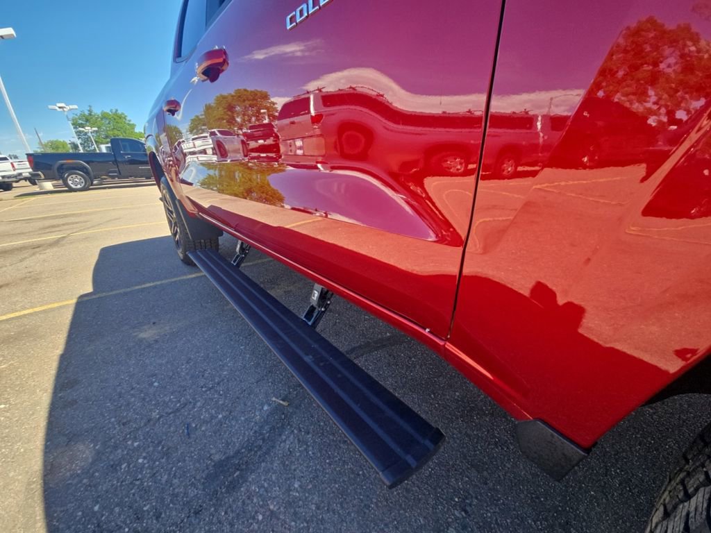 Used 2025 Chevrolet Colorado Z71 w/ Technology Package AWD/4WD image 21