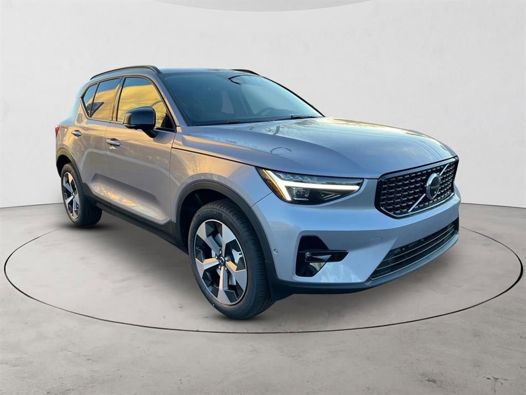 New 2026 Volvo XC40 B5 Plus w/ Protection Package Premier AWD/4WD image 7