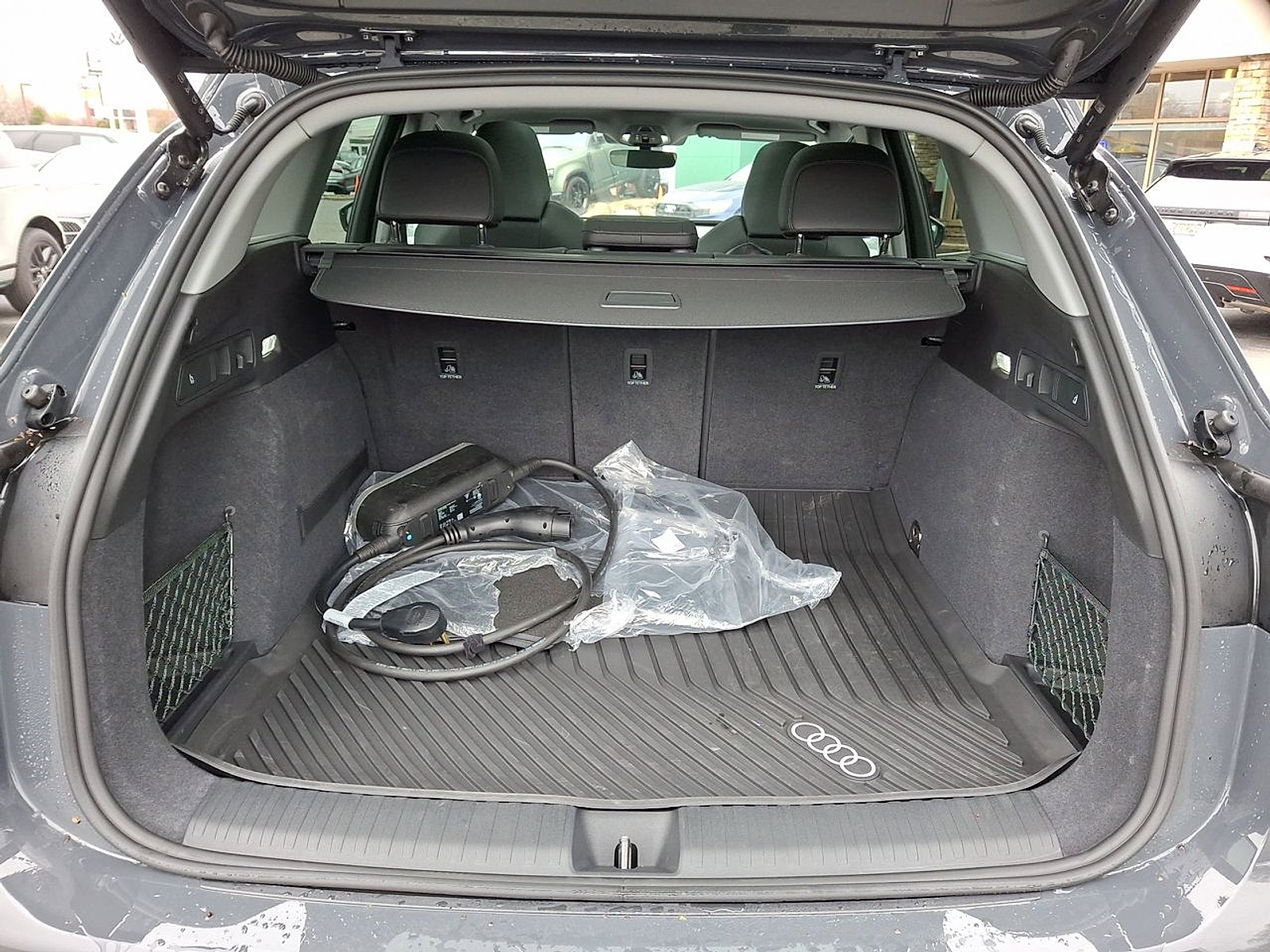 Used 2025 Audi Q6 e-tron Premium Plus image 29