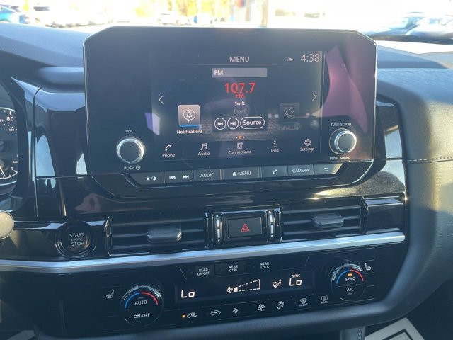 Used 2025 Nissan Pathfinder SV image 25