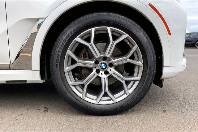 Used 2021 BMW X7 xDrive40i w/ Premium Package image 9