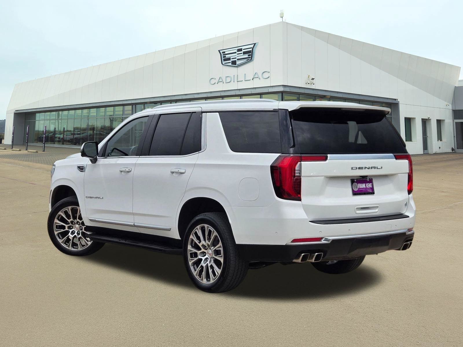 Used 2025 GMC Yukon Denali AWD/4WD image 4