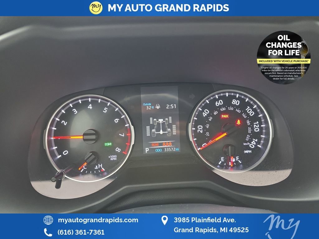 Used 2021 Toyota RAV4 XLE image 17