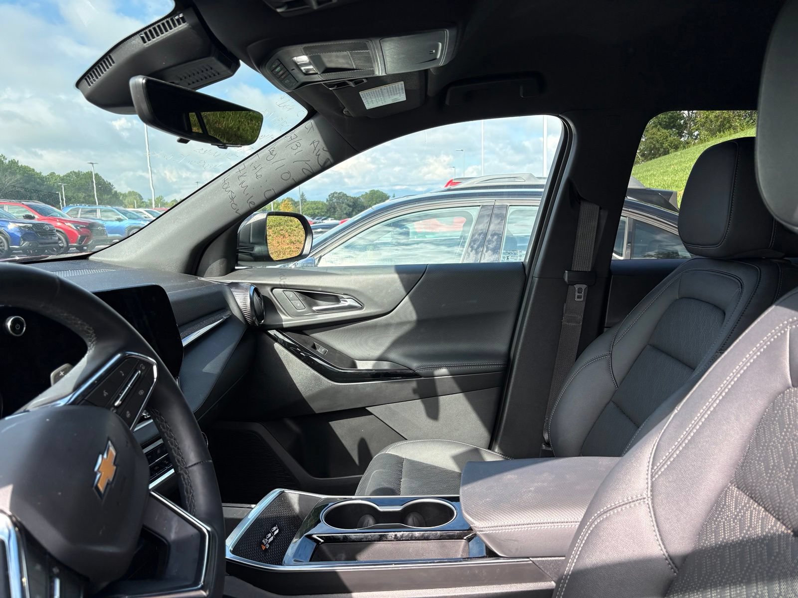 Used 2025 Chevrolet Equinox LT w/ Convenience Package II AWD/4WD image 7