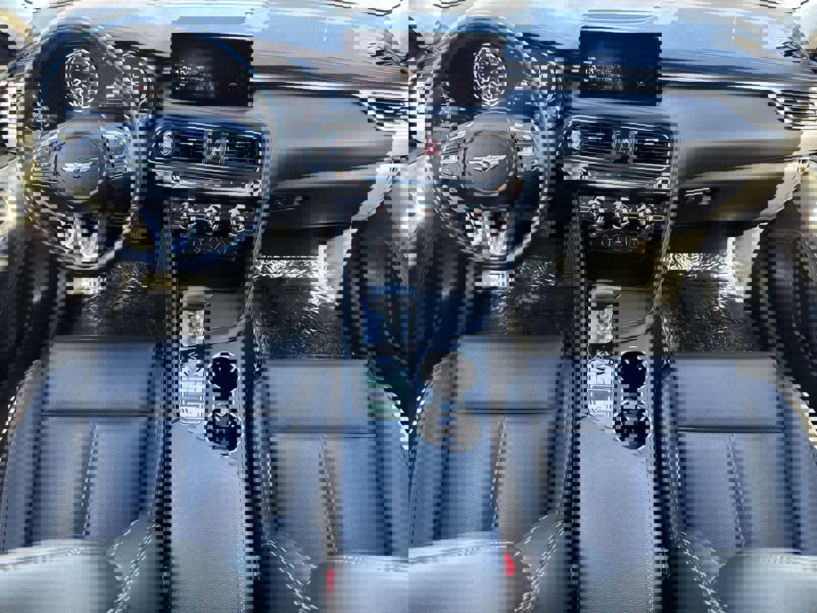 Used 2023 Genesis G70 2.0T image 8