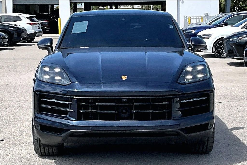 Used 2024 Porsche Cayenne Coupe image 10