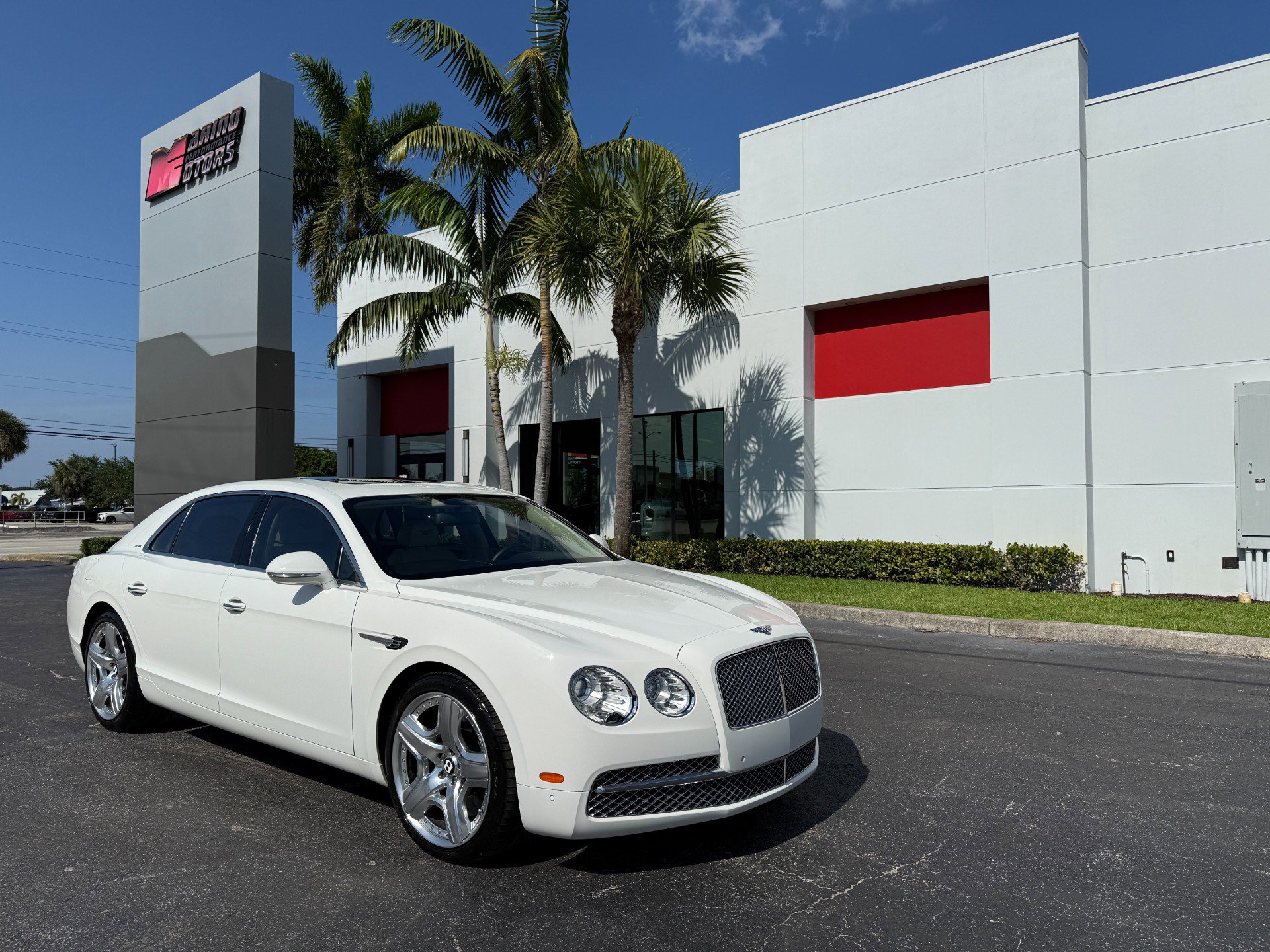 Used 2014 Bentley Flying Spur W12 AWD/4WD image 1