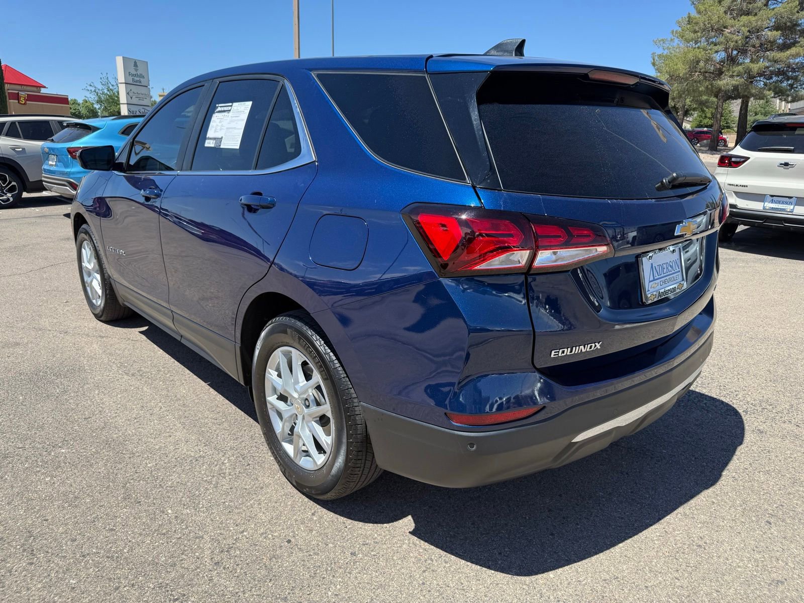 Used 2022 Chevrolet Equinox LT FWD image 9