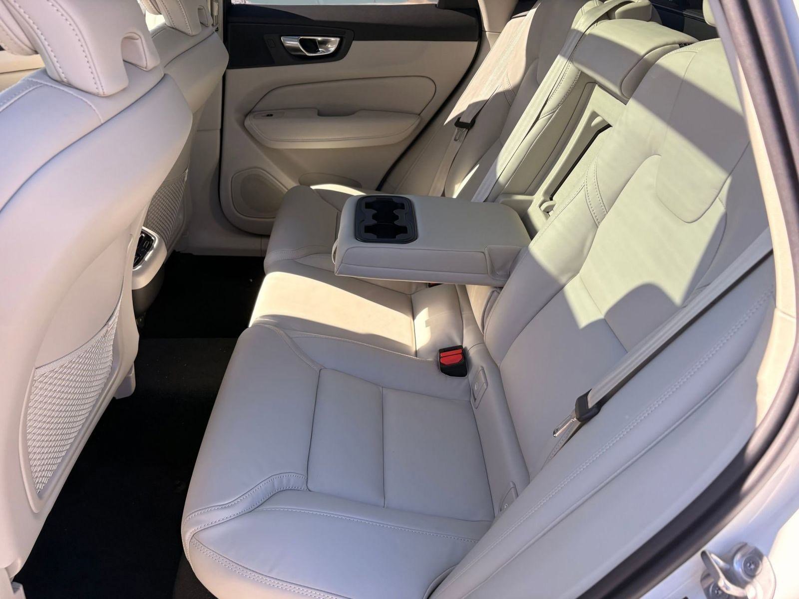 New 2026 Volvo XC60 B5 Ultra w/ Climate Package image 14