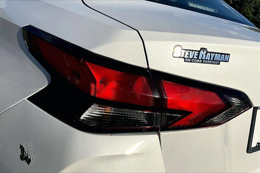 Used 2022 Nissan Versa SV image 21