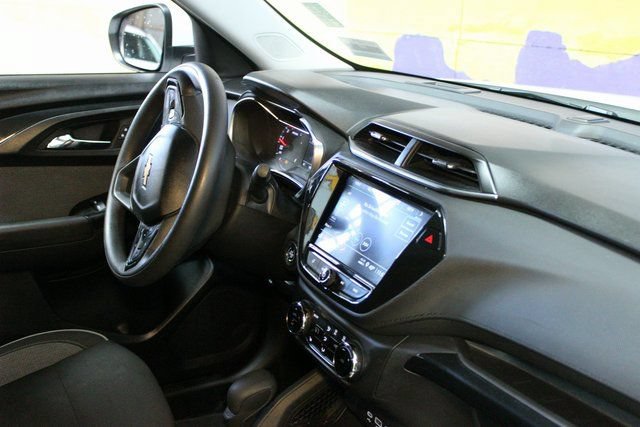 Used 2023 Chevrolet TrailBlazer LT w/ Convenience Package FWD image 11