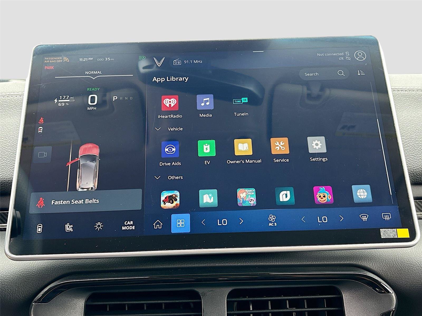 New 2025 VinFast VF 8 Eco AWD/4WD image 14