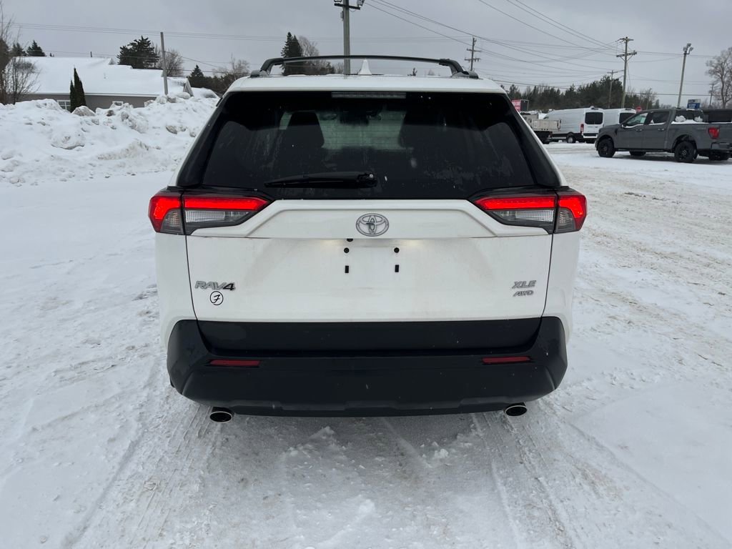 Used 2022 Toyota RAV4 XLE image 4