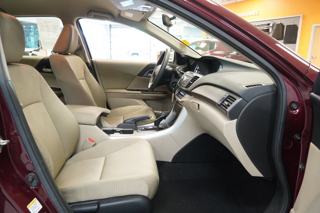 Used 2014 Honda Accord LX image 31