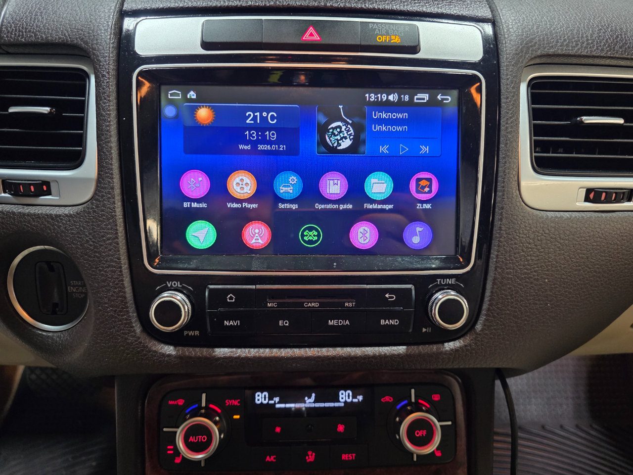 Used 2014 Volkswagen Touareg TDI image 30