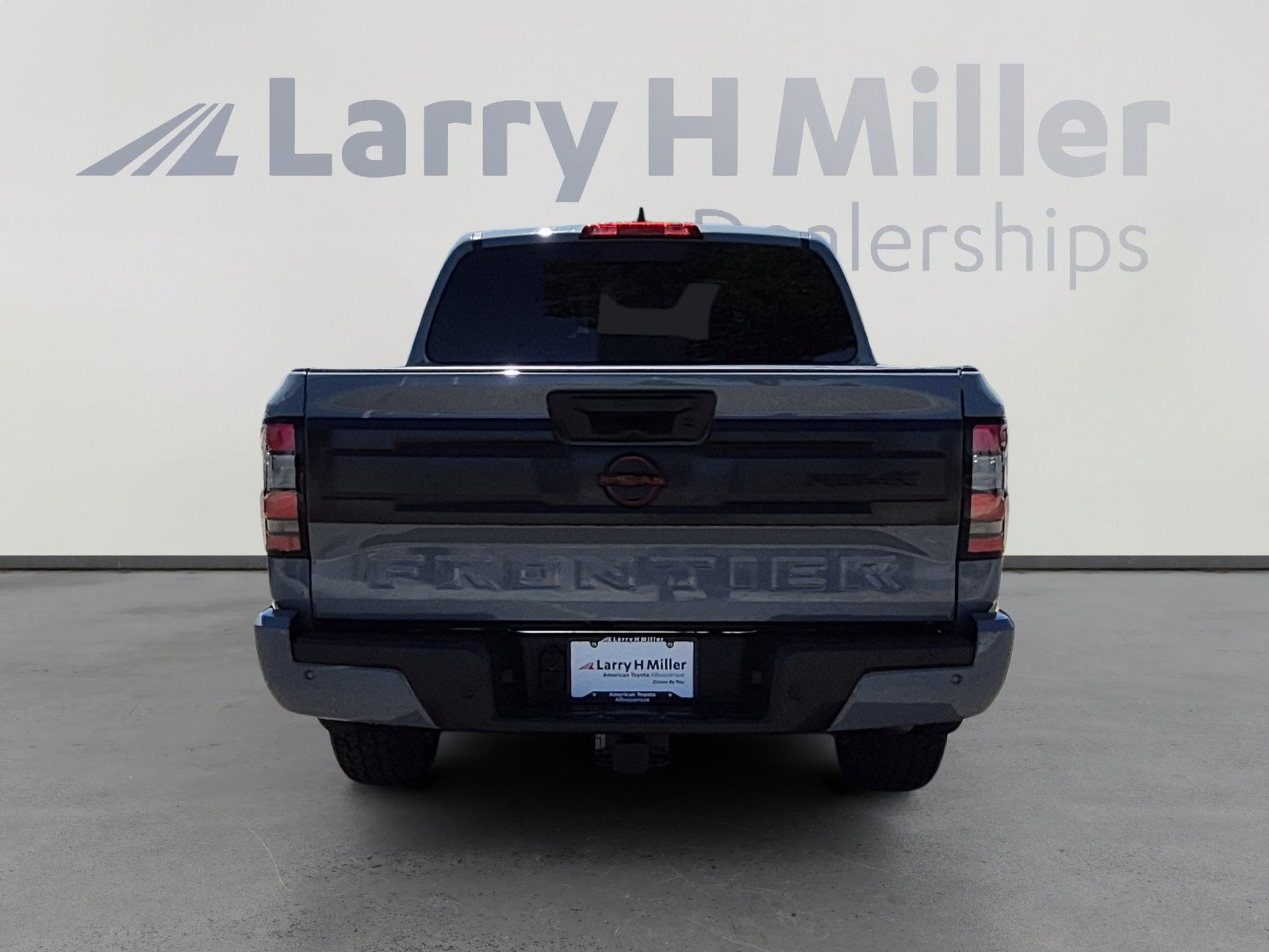 Used 2025 Nissan Frontier PRO-4X AWD/4WD image 4