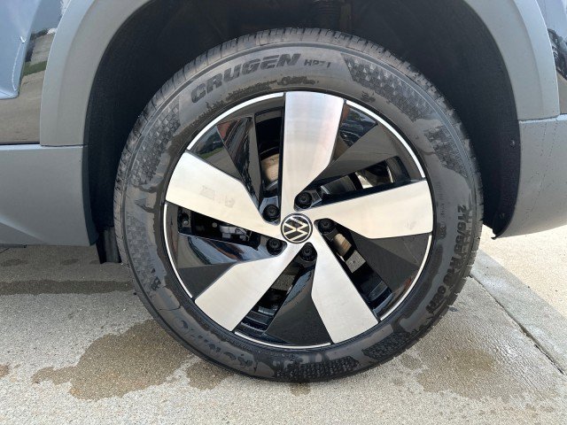 New 2025 Volkswagen Taos S image 10