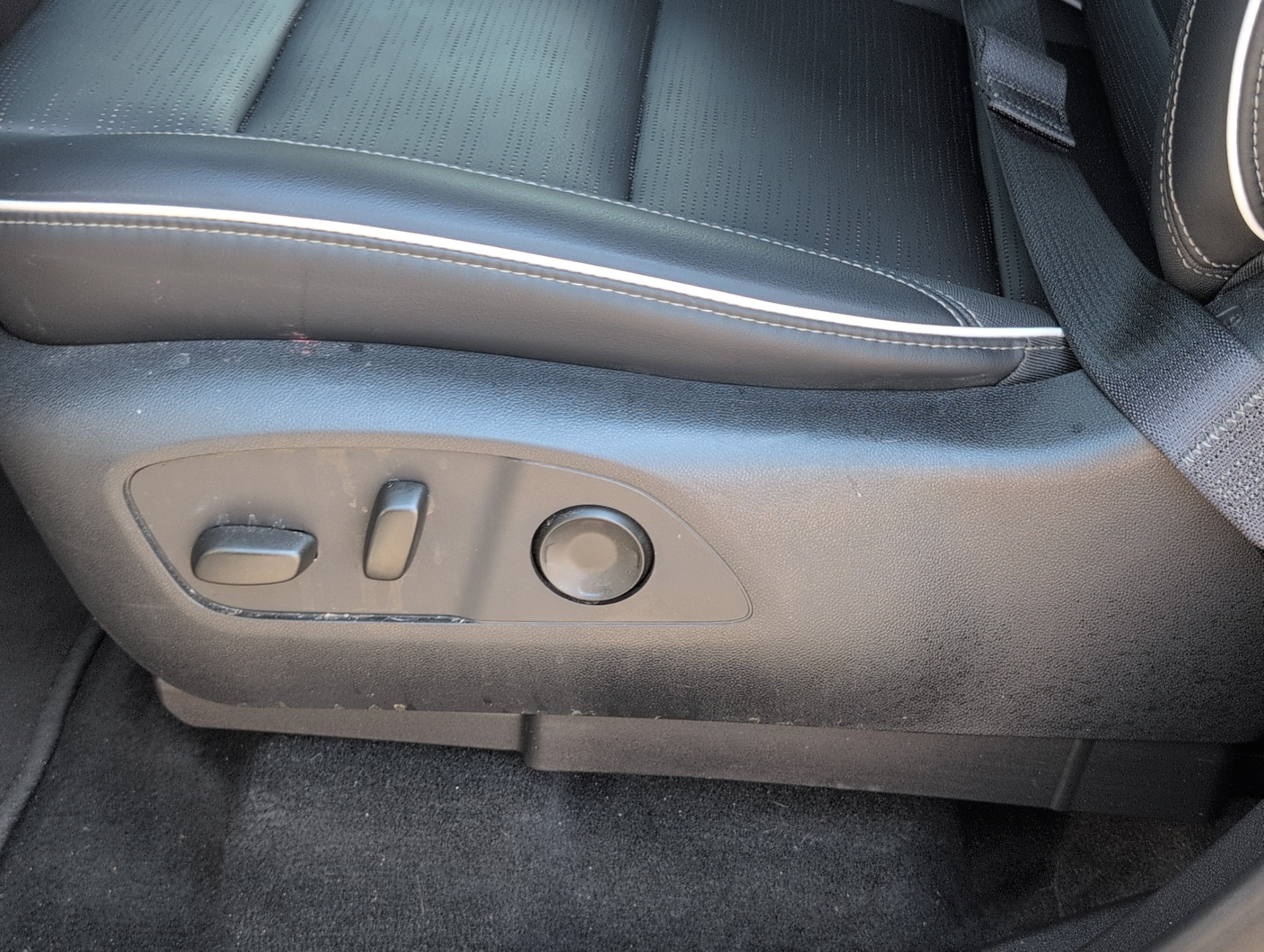 Used 2025 Buick Enclave Sport Touring FWD image 14