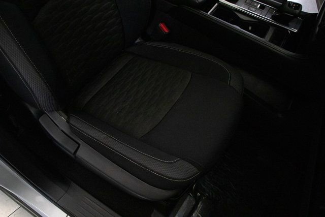 Used 2023 Nissan Pathfinder SV w/ SV Premium Package image 17