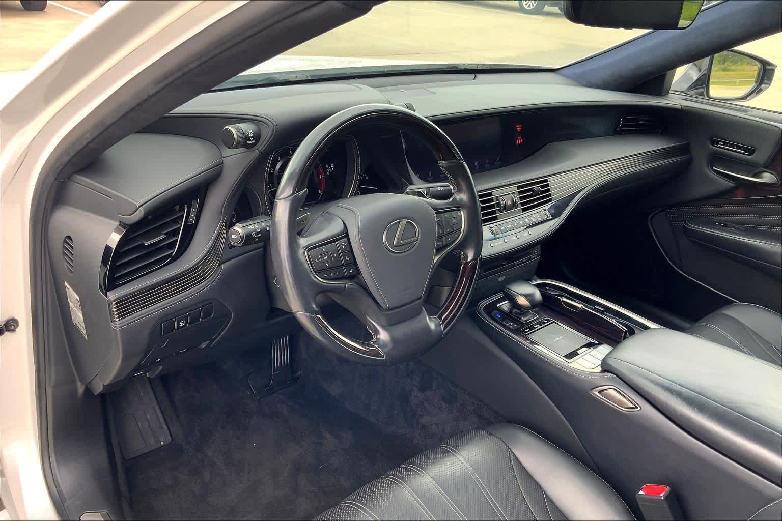 Used 2018 Lexus LS 500 w/ Interior Upgrade Package image 17