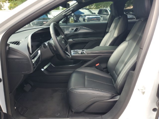 Used 2024 Cadillac Lyriq Tech RWD image 16