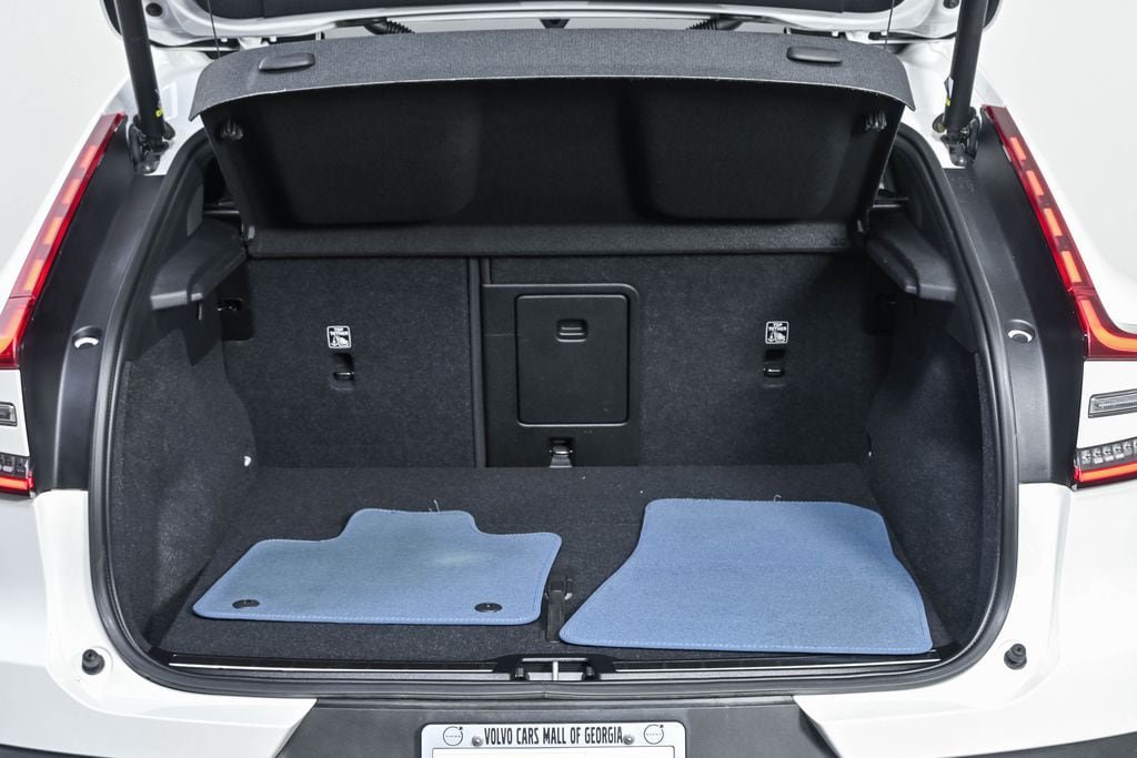 Certified 2023 Volvo C40 P8 Recharge Ultimate AWD/4WD image 32