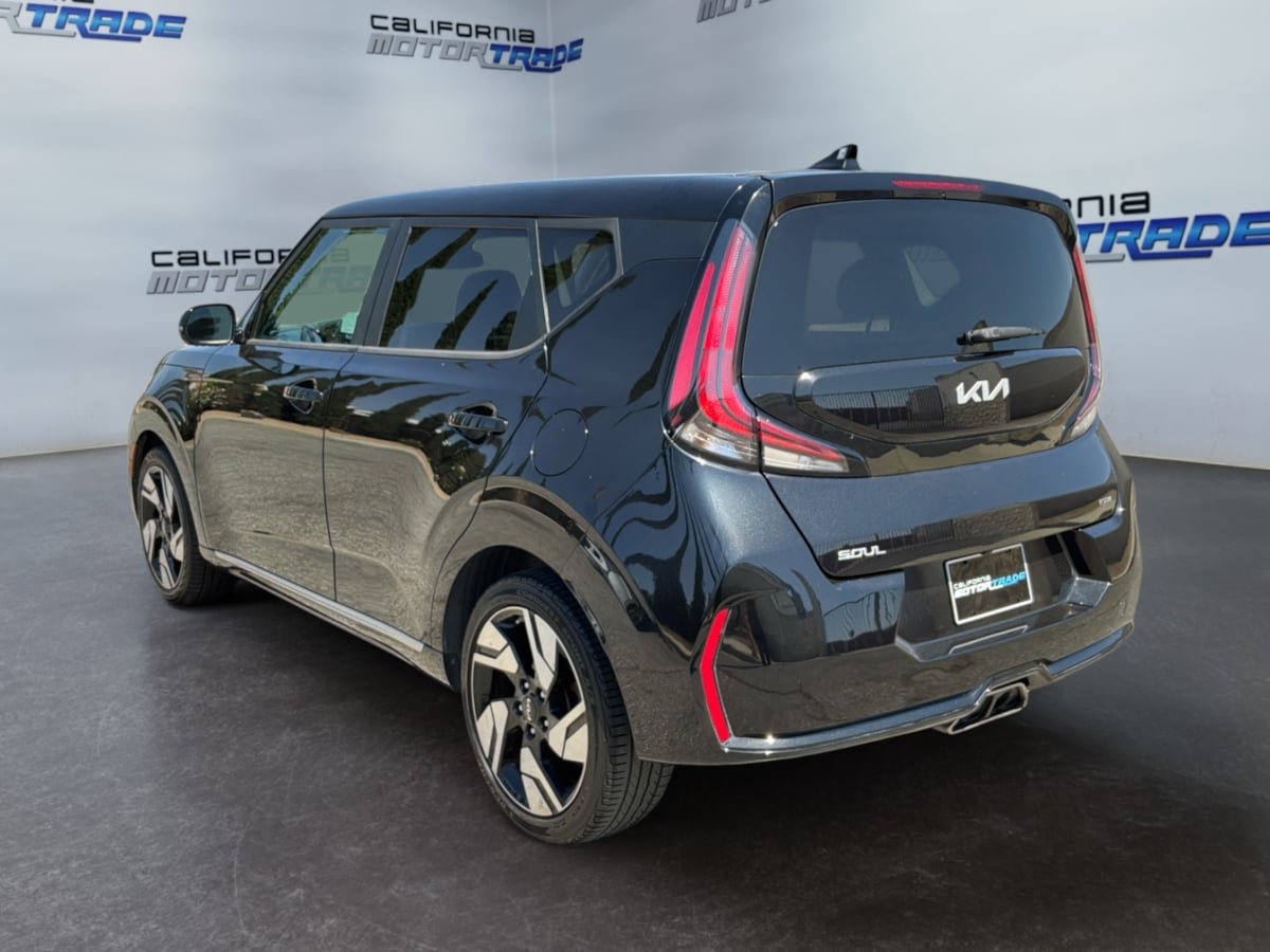 Used 2023 Kia Soul GT-Line FWD image 7