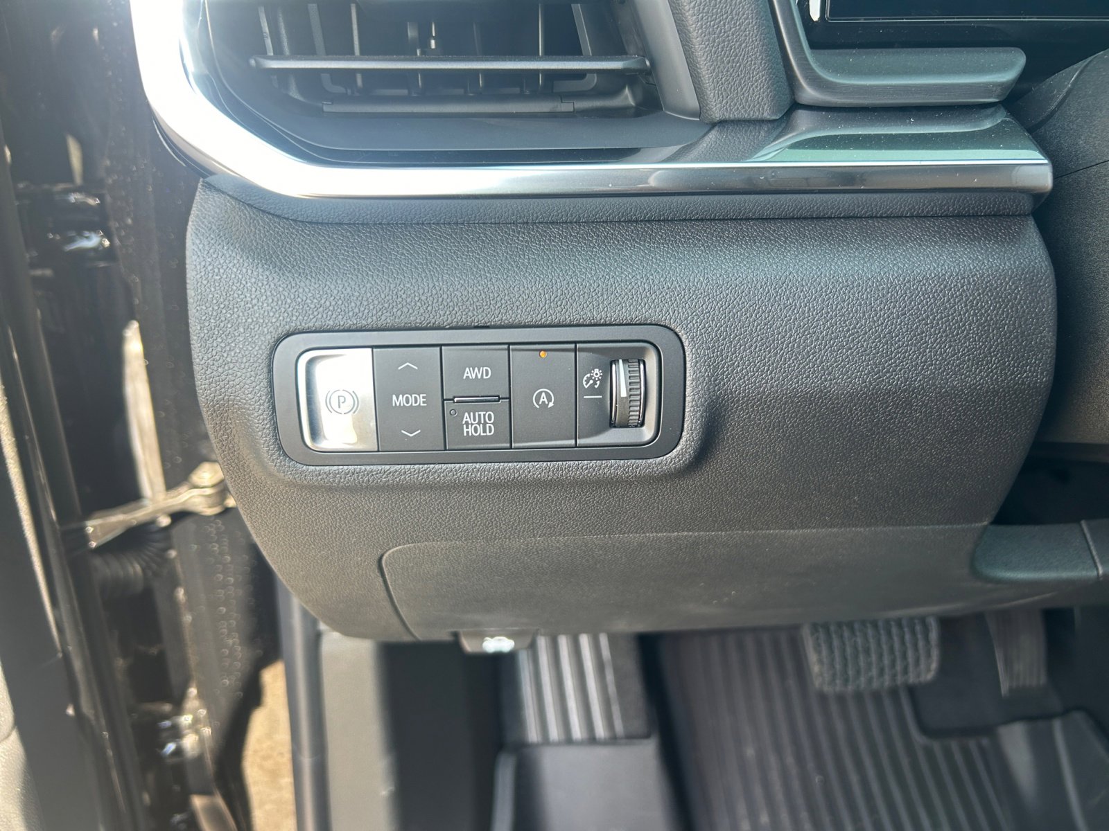 New 2026 GMC Terrain Denali w/ LPO, Floor Liner Package image 28