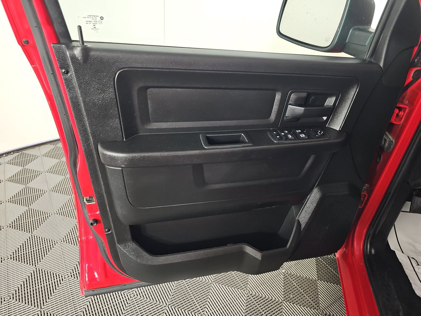 Used 2019 RAM 1500 Express AWD/4WD image 14