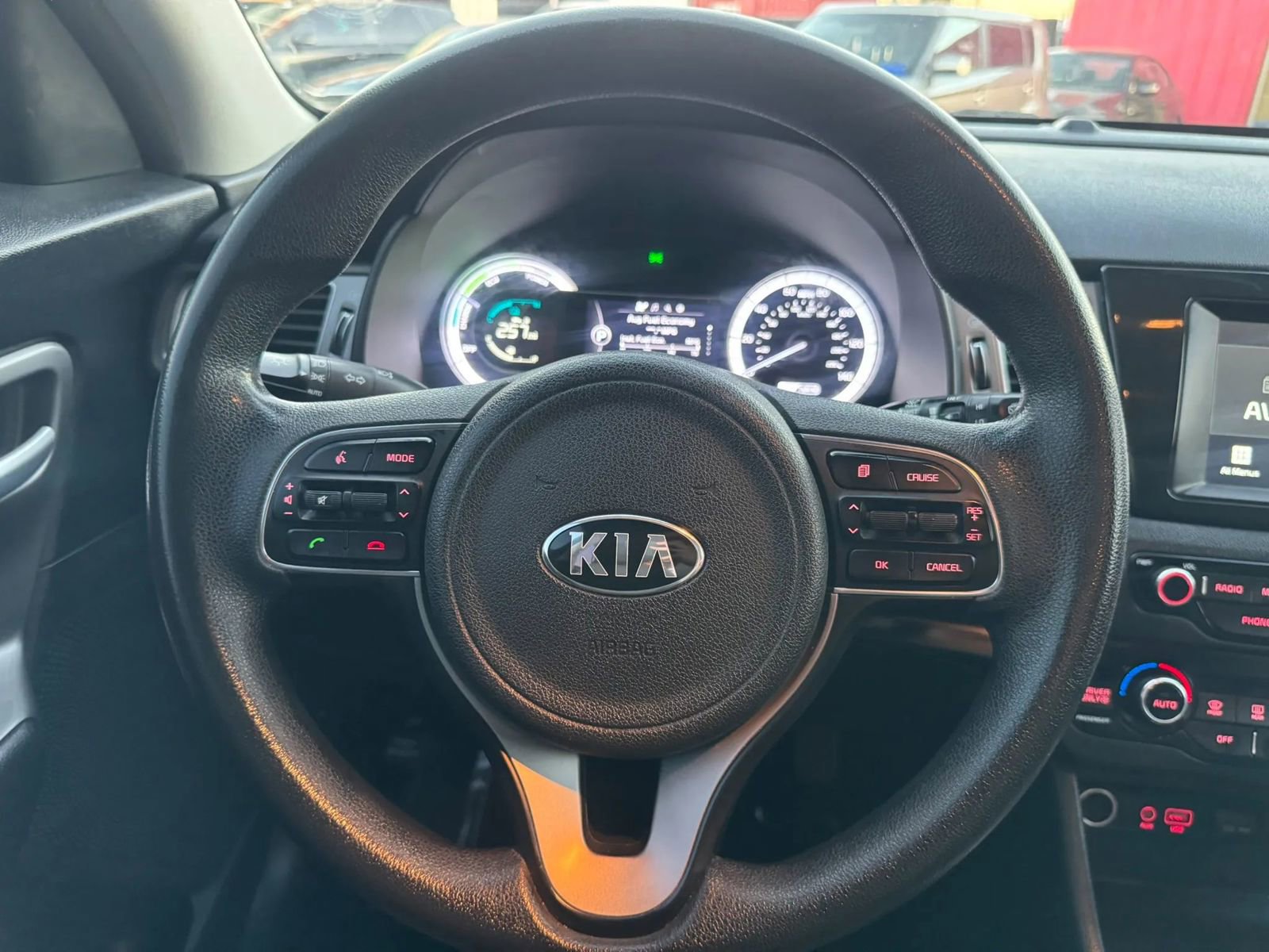Used 2019 Kia Niro LX image 28