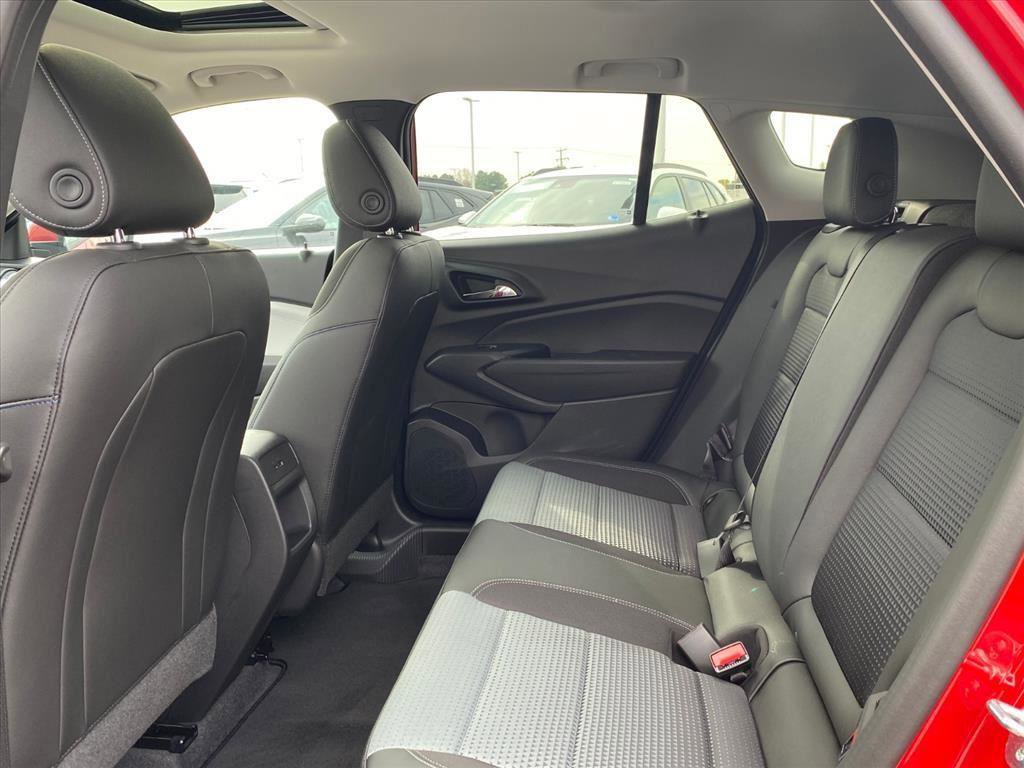 New 2026 Chevrolet Trax LT w/ Sunroof Package image 17