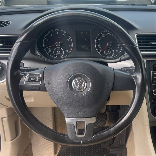 Used 2015 Volkswagen Passat 1.8T Limited Edition FWD image 10