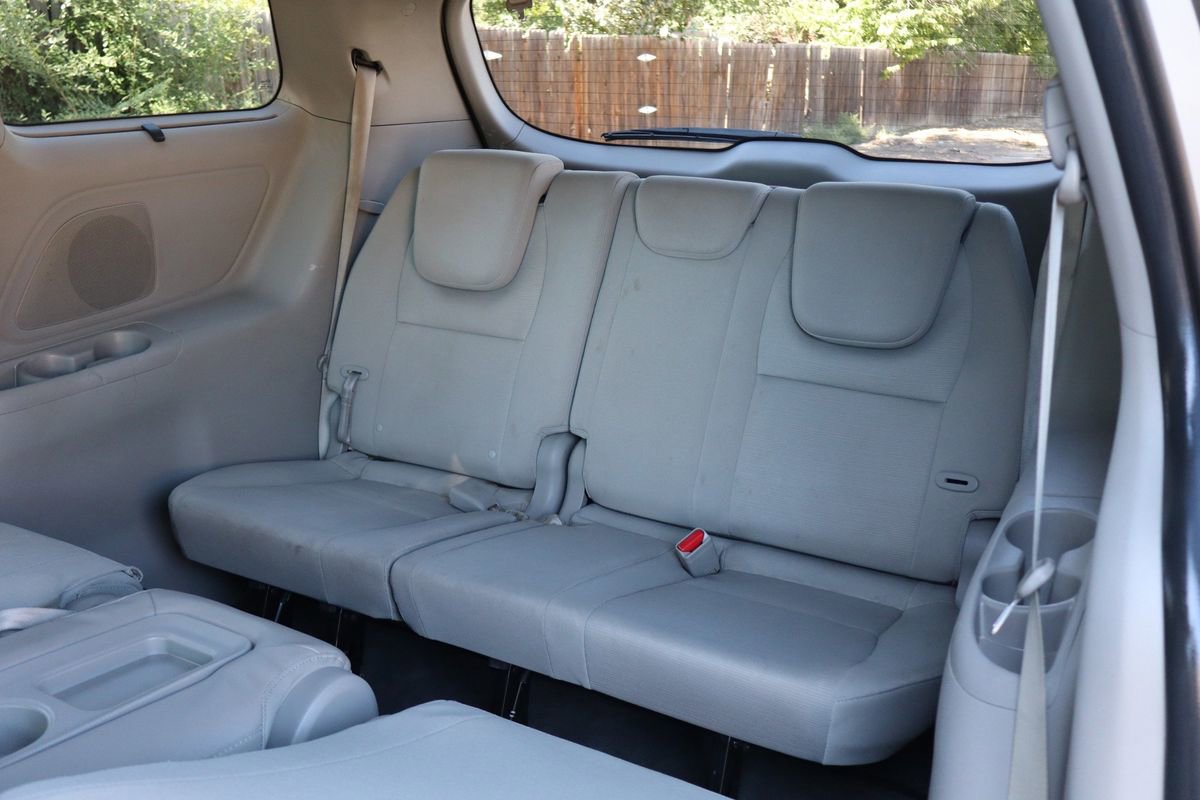 Used 2015 Kia Sedona LX w/ LX Convenience Package image 21