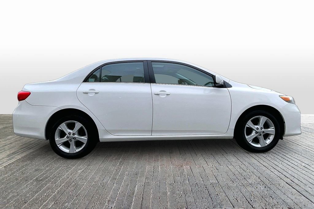 Used 2013 Toyota Corolla LE w/ Premium Pkg image 8