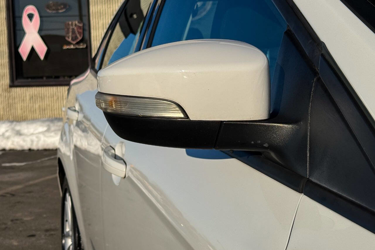 Used 2016 Ford Focus SE w/ Reverse Sensing Package image 11