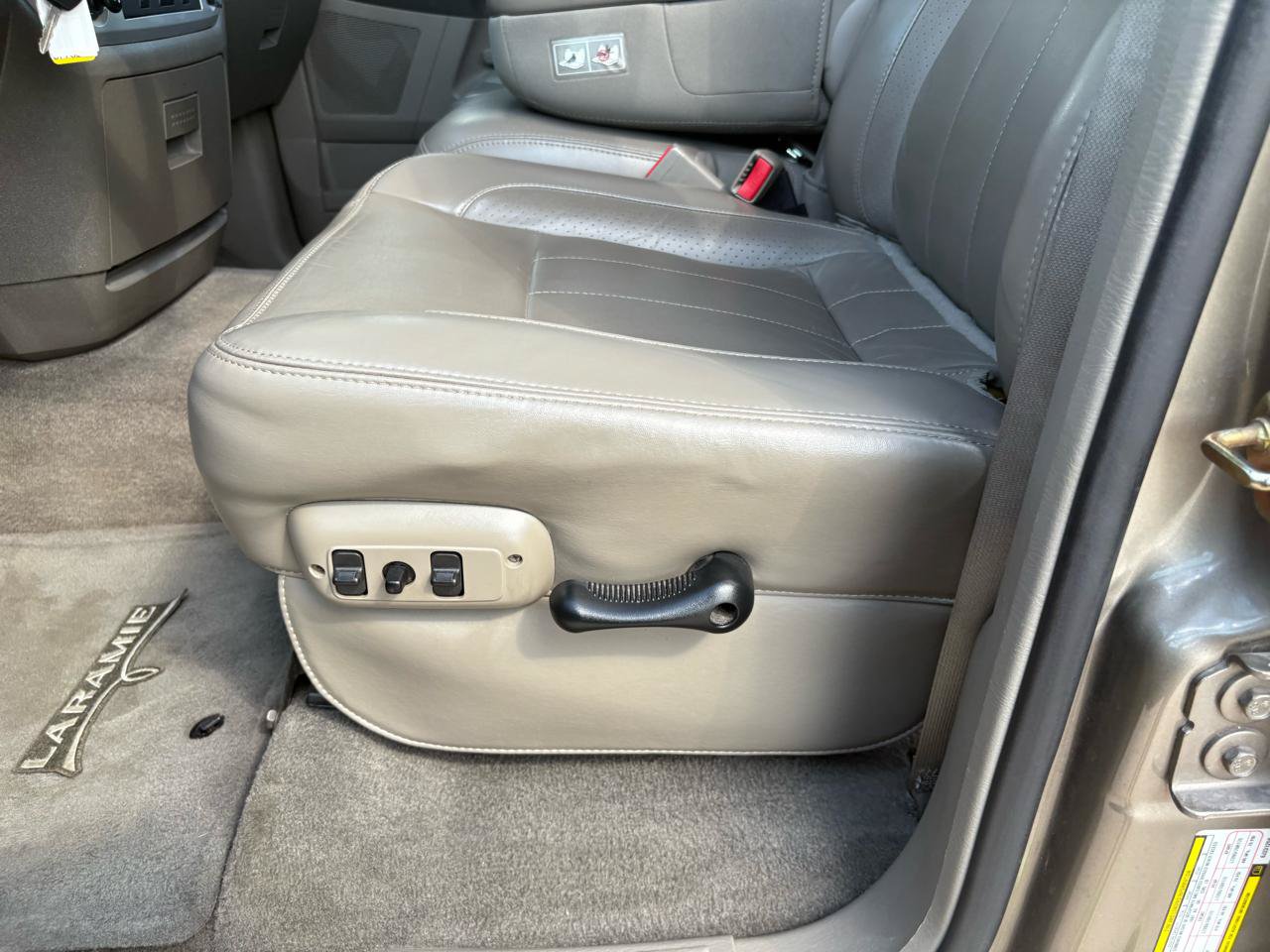 Used 2006 Dodge Ram 2500 Truck Laramie AWD/4WD image 29
